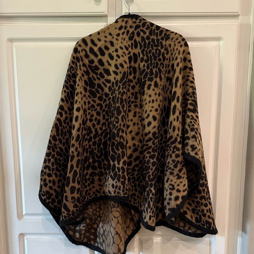 V. Fraas Leopard Print Cape - image 4